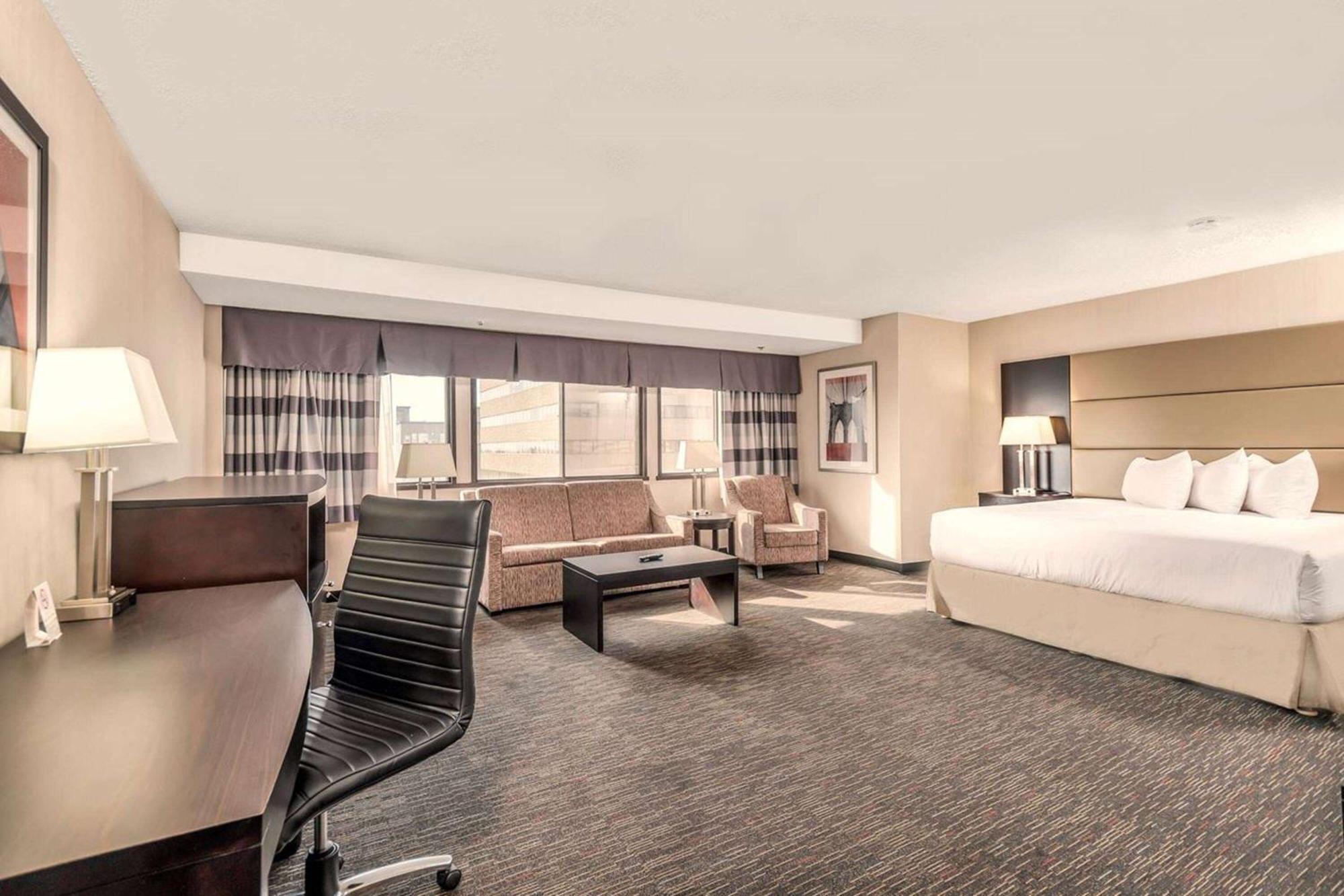 Ramada Plaza By Wyndham Regina Downtown Hotel Ngoại thất bức ảnh